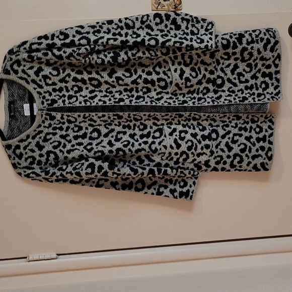 iiSisters Black and Gray Leopard print cardigan - Picture 6 of 7